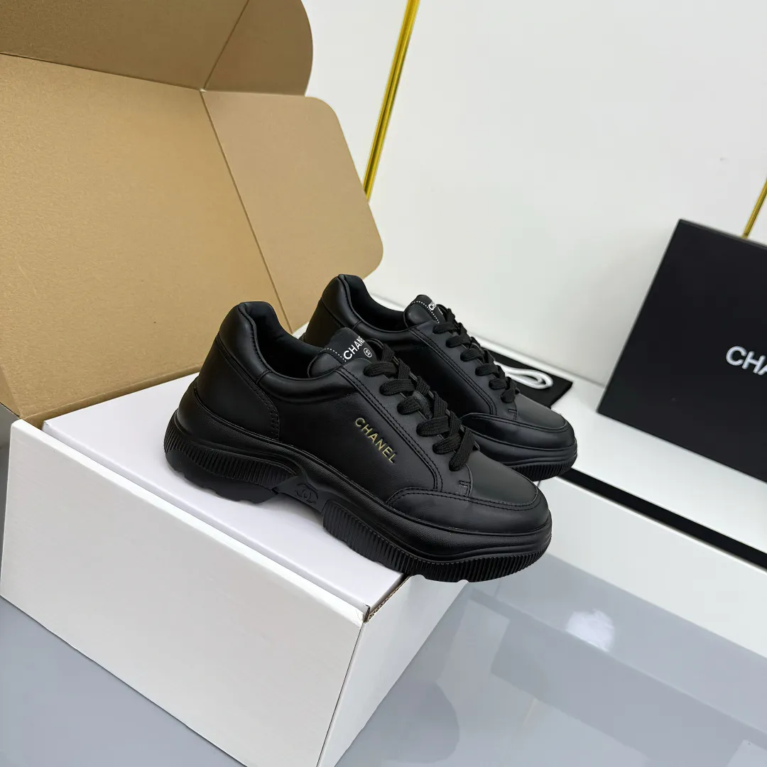 👟👟Ex-factory price 620👟👟 Chanel bread shoes ~ original calfskin panda shoes Chanel 25C latest hot style panda black and white sports shoes casual sneakers Xiaoxiang hot item classic black and white panda color coco girls must pay Fabric: original custom mixed sheepskin lining: original imported breathable mesh lining outsole: Original molded rubber + TPU combination Size: Women's 35-41